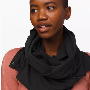 Brand new Lululemon customizable scarf!